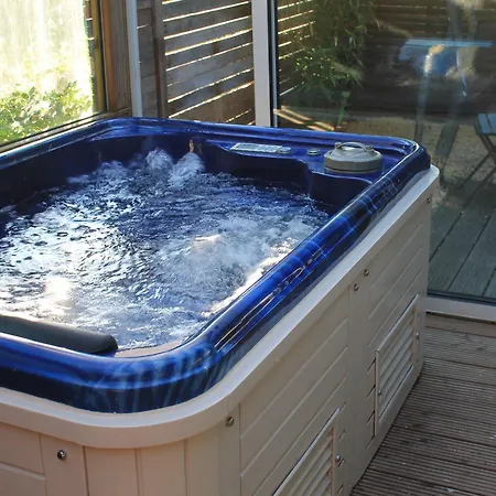 Petit Climatise Avec Jacuzzi Prive Country house